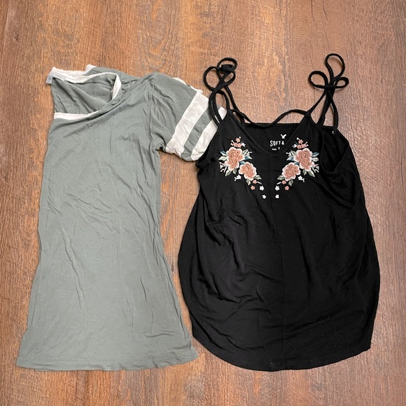 Lot of 8 shirts and tanks - Picture 3 of 5